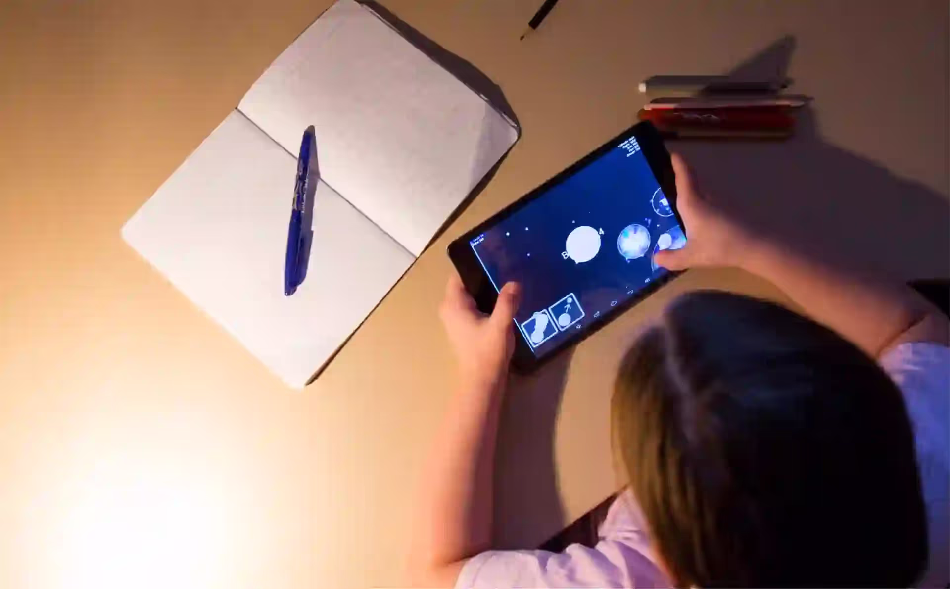 The Real Impact of Screen Time on Primary Learning: What Research Says in 2025